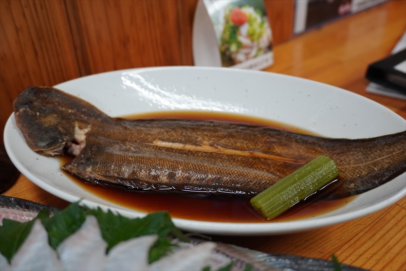 夜明茶屋の人気メニュークツゾコの煮付け